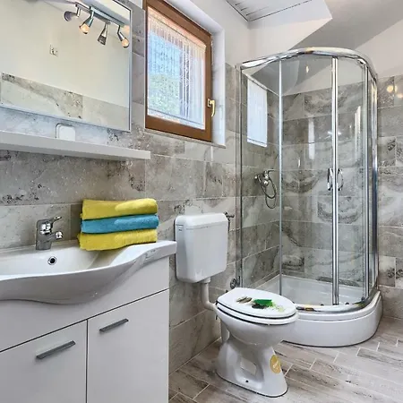 Lantana Apartment Bol