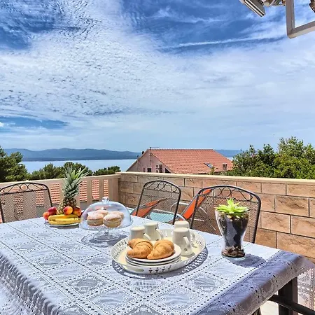Lantana Apartment Bol