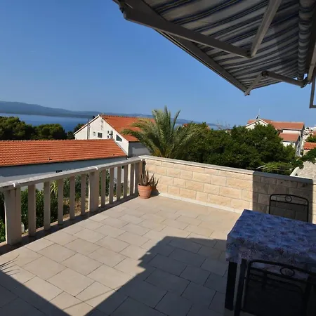 Lantana Apartment