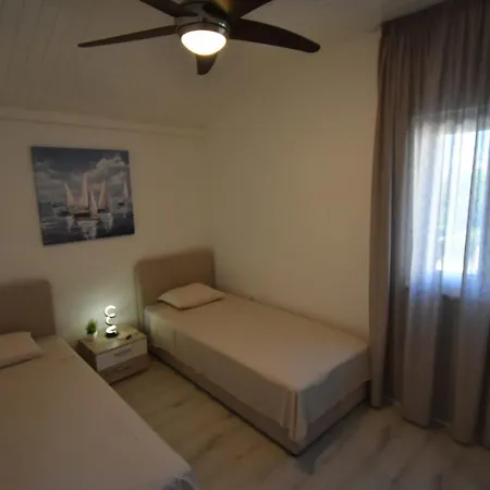 Apartment Lantana Bol